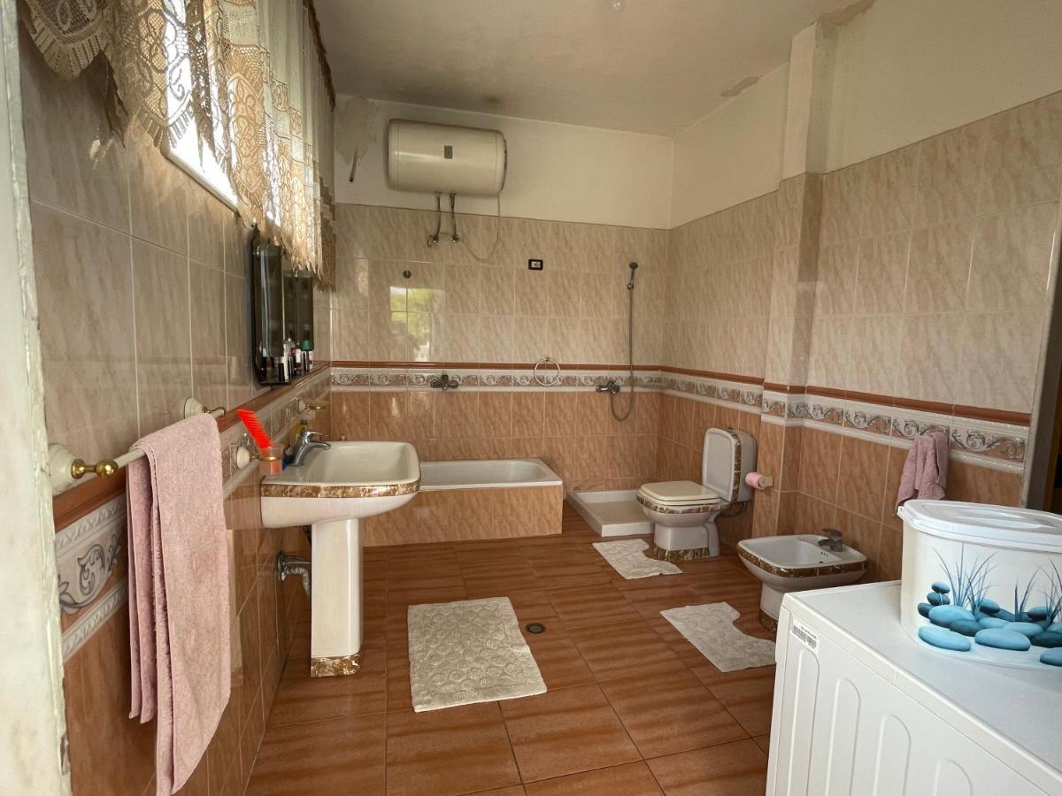 Vila Briart Apartment ดูร์เรส ภายนอก รูปภาพ