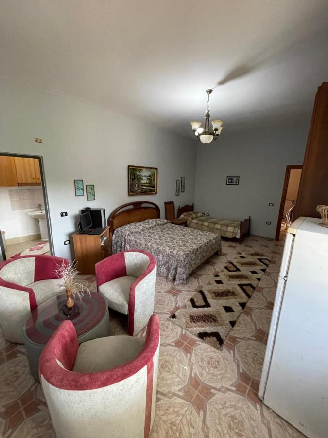 Vila Briart Apartment ดูร์เรส ภายนอก รูปภาพ