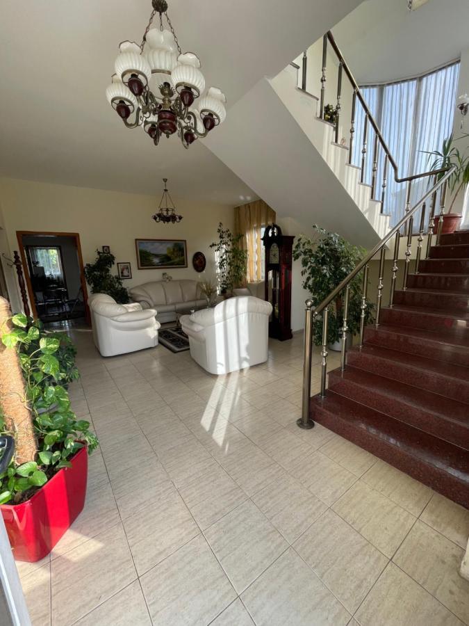 Vila Briart Apartment ดูร์เรส ภายนอก รูปภาพ