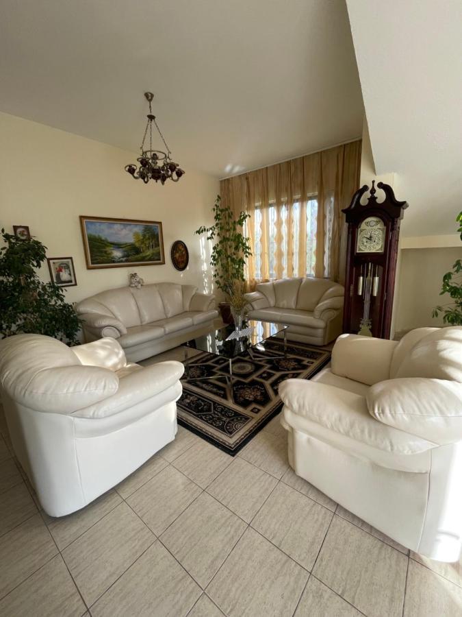 Vila Briart Apartment ดูร์เรส ภายนอก รูปภาพ