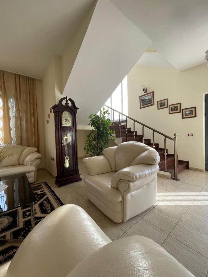 Vila Briart Apartment ดูร์เรส ภายนอก รูปภาพ