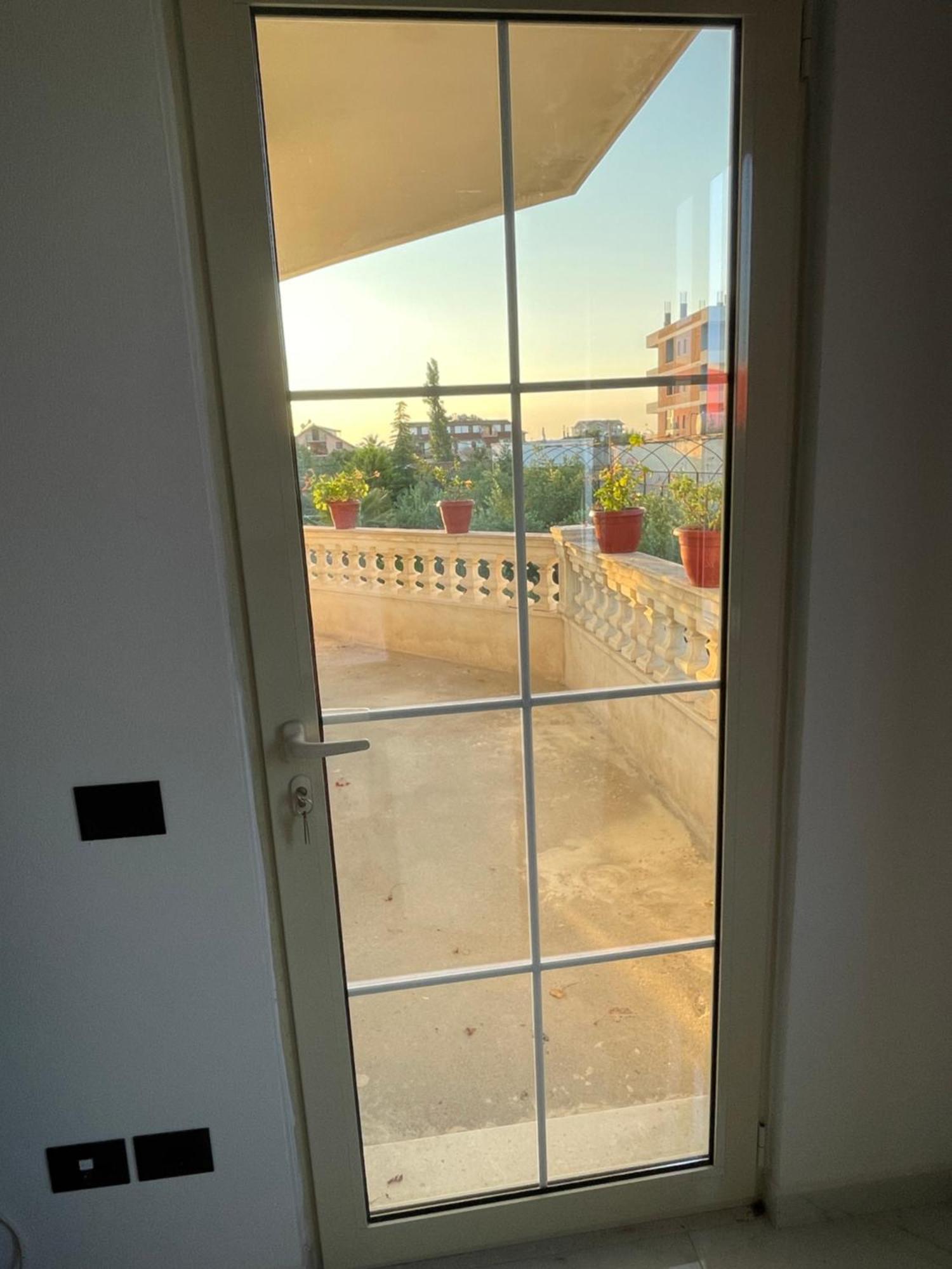 Vila Briart Apartment ดูร์เรส ภายนอก รูปภาพ