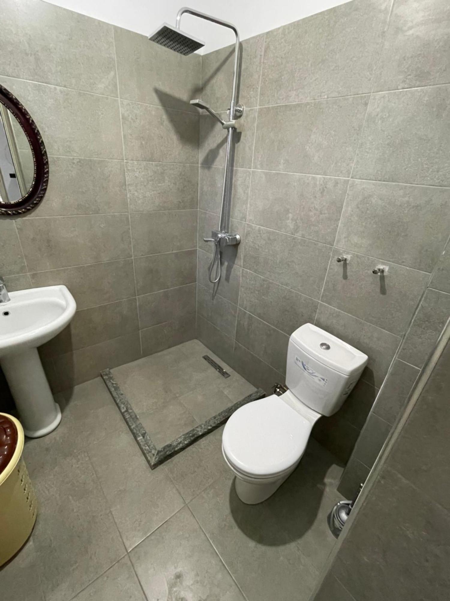 Vila Briart Apartment ดูร์เรส ภายนอก รูปภาพ