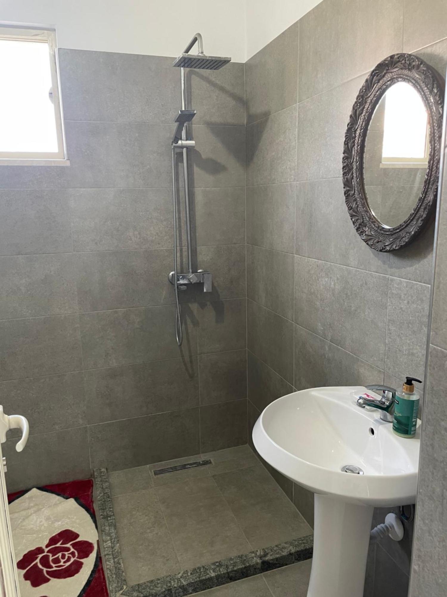 Vila Briart Apartment ดูร์เรส ภายนอก รูปภาพ