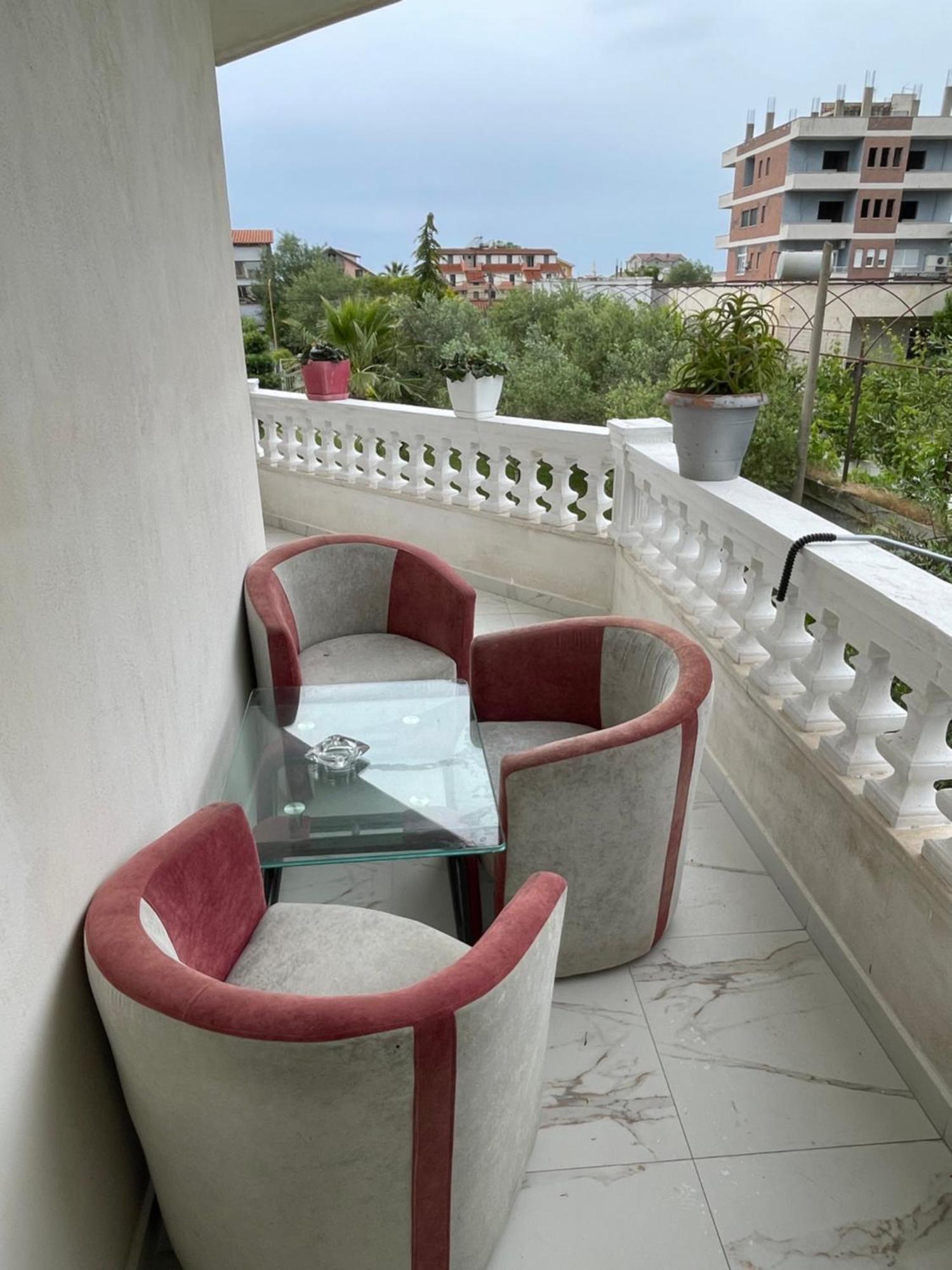 Vila Briart Apartment ดูร์เรส ภายนอก รูปภาพ